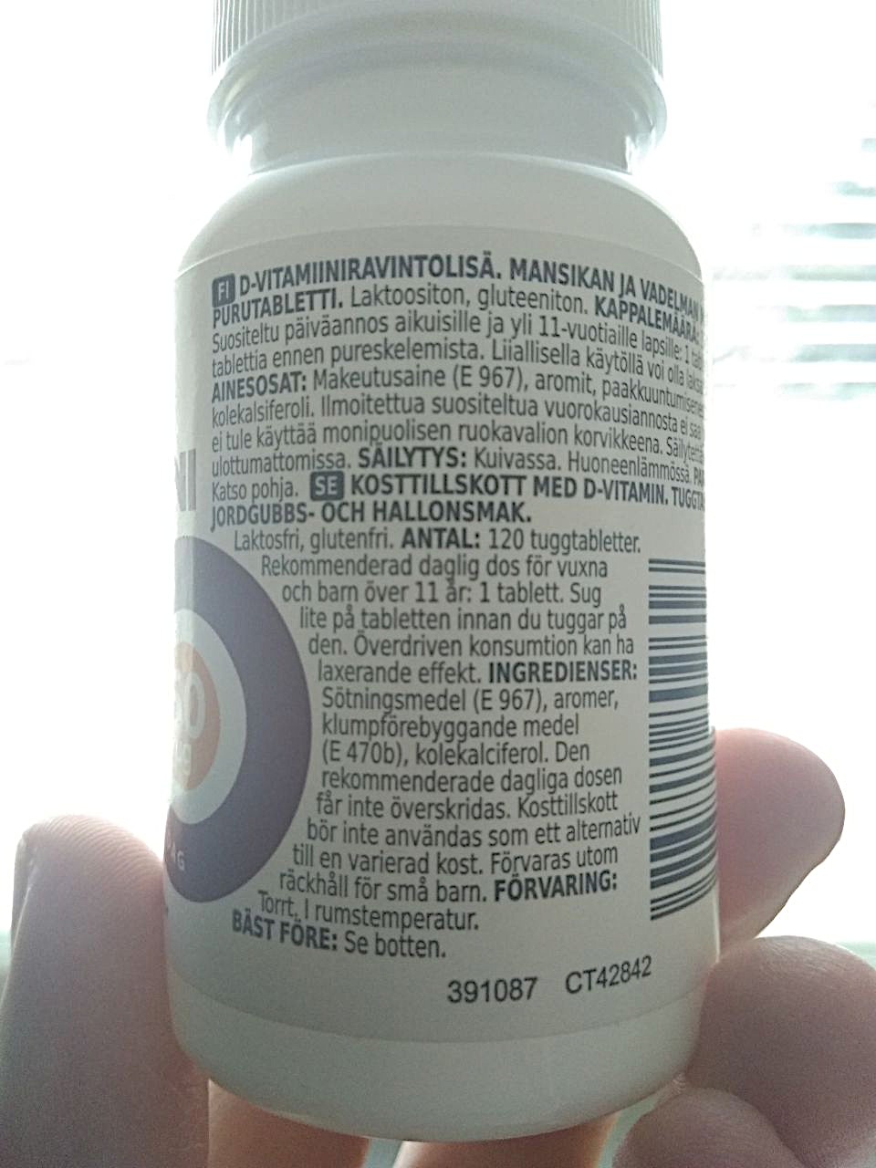 The same bottle of vitamins from the back.